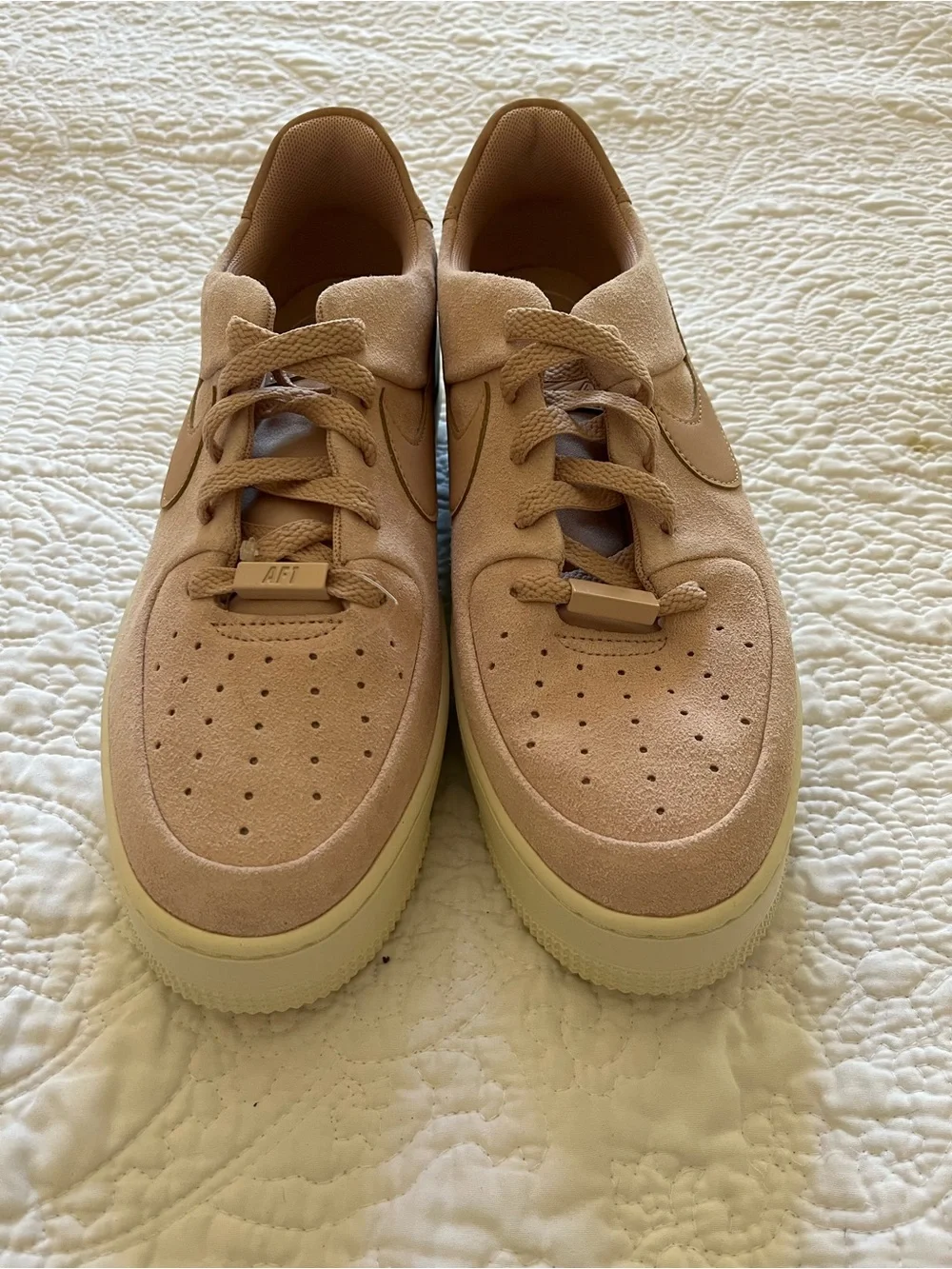 Nike Low-Top Sneakers in Pink/Blush Suede - Picture 3 of 5